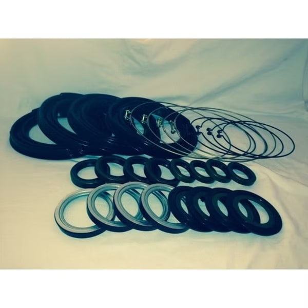 2.5 Ton 2 Steer Boot and Seal Kit