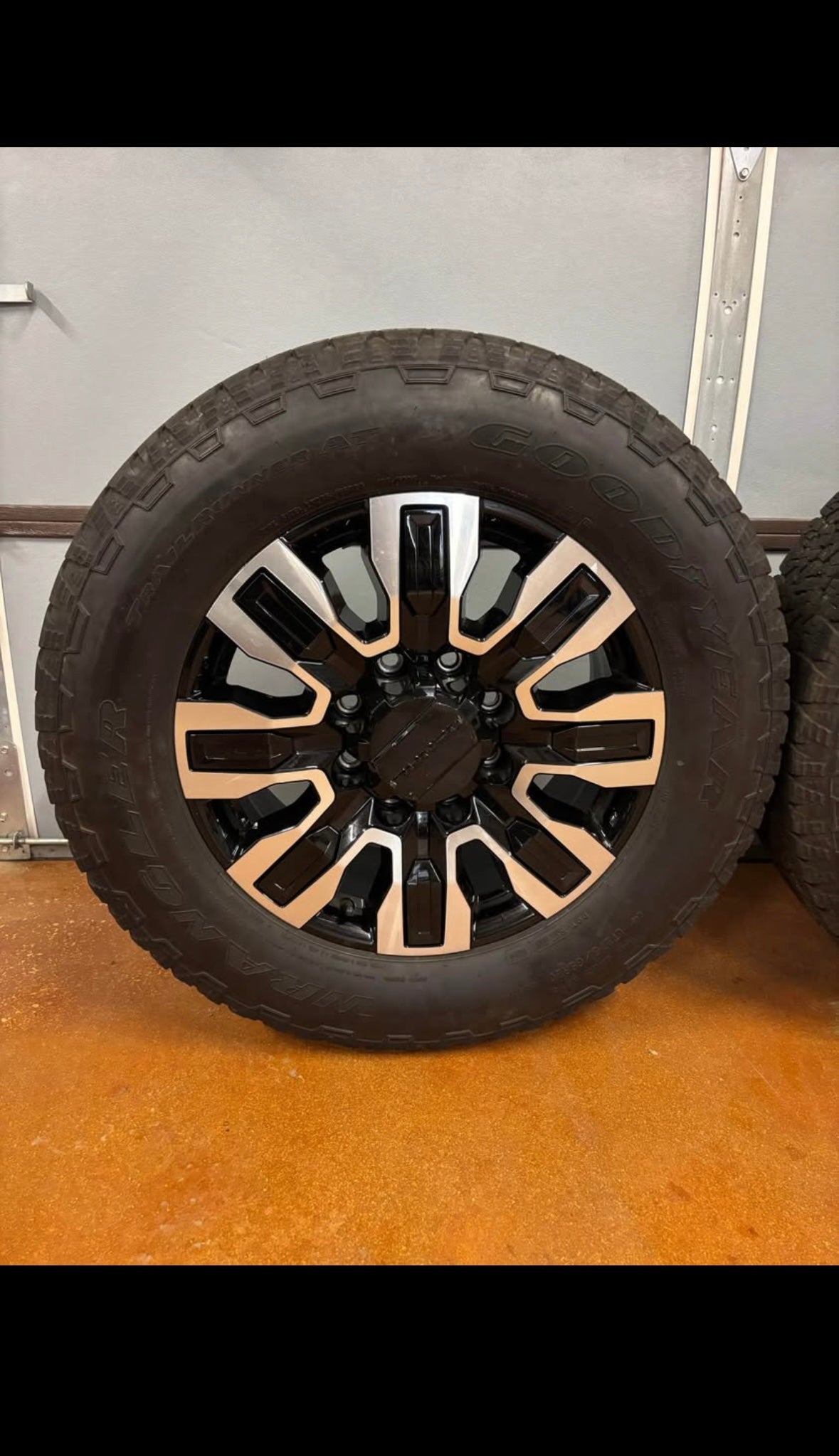 8X180 GMC Deanli Stocks