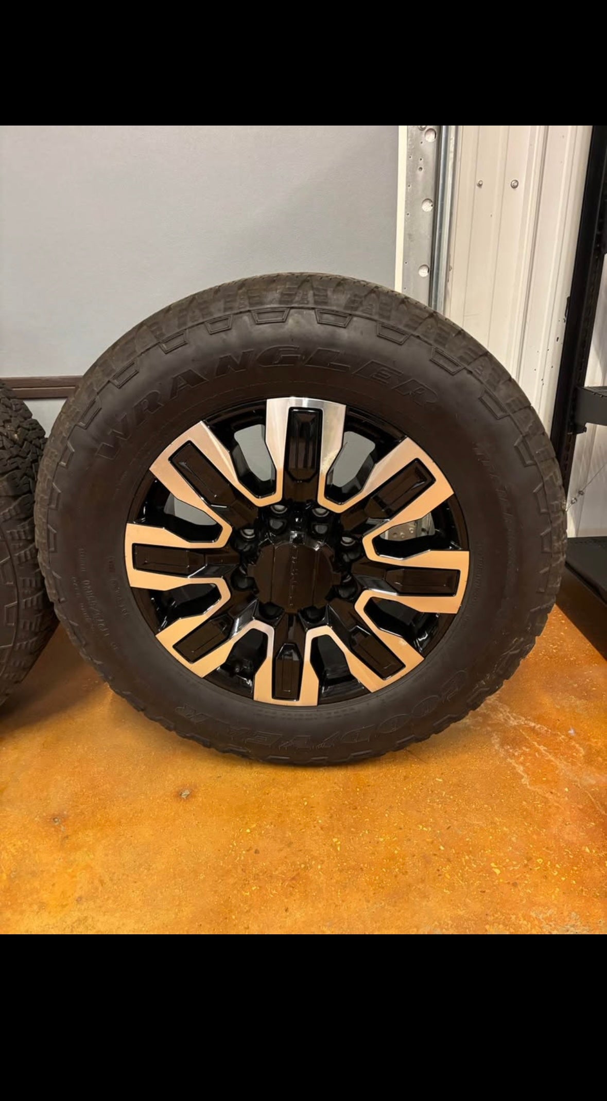 8X180 GMC Deanli Stocks