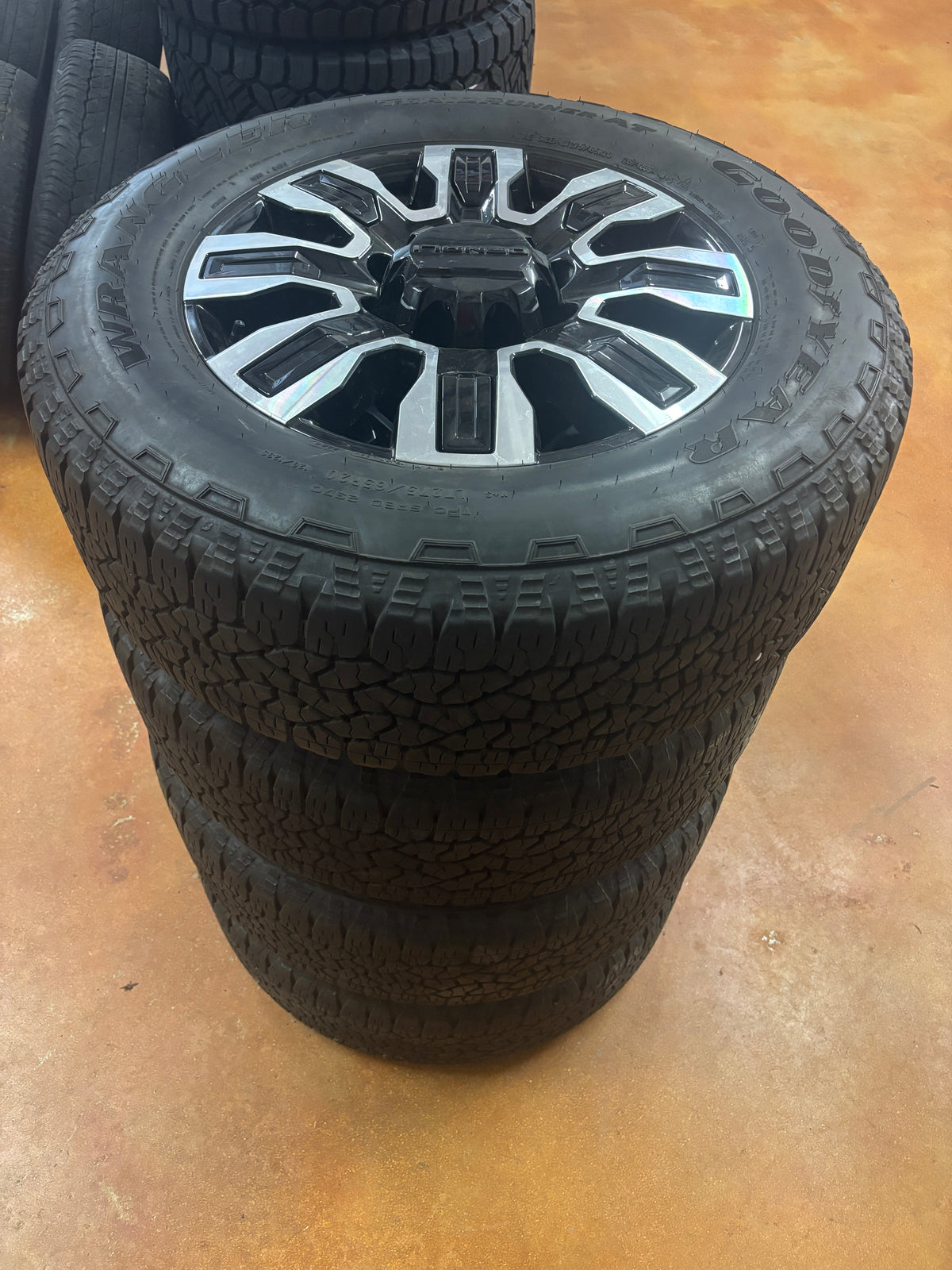 8X180 GMC Deanli Stocks