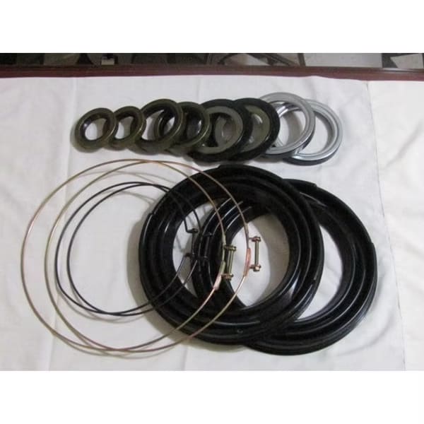 2.5 Ton Steer Axle Boot and Seal Kit